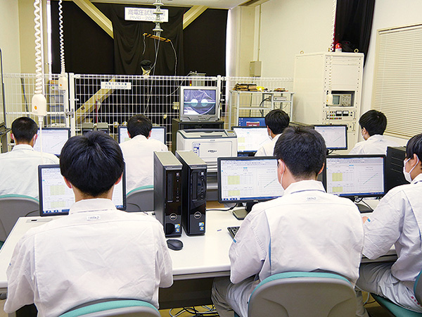 高電圧実習